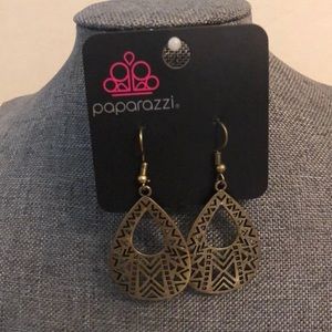 Paparazzi earrings